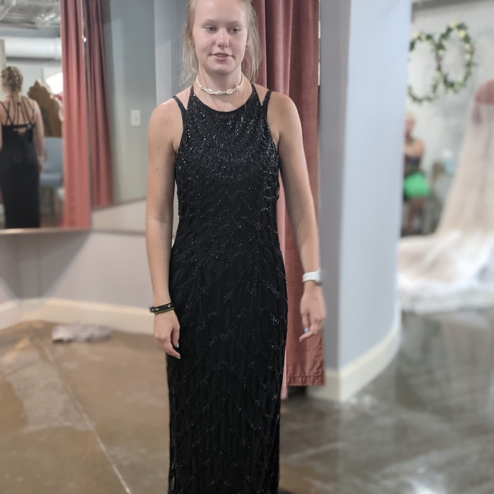 Sherri Hill dress would be great for prom! - Picture 2 of 3